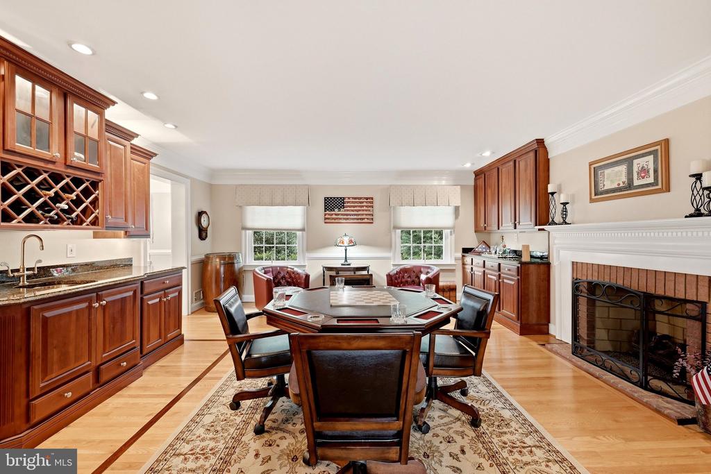 637 TREYS DRIVE