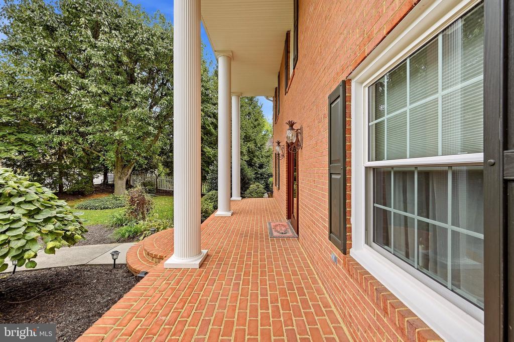 637 TREYS DRIVE