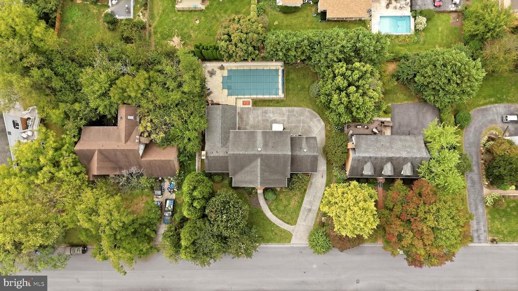 637 TREYS DRIVE