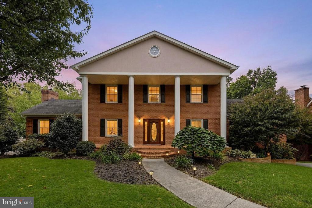 637 TREYS DRIVE