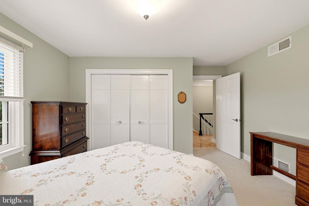 637 TREYS DRIVE