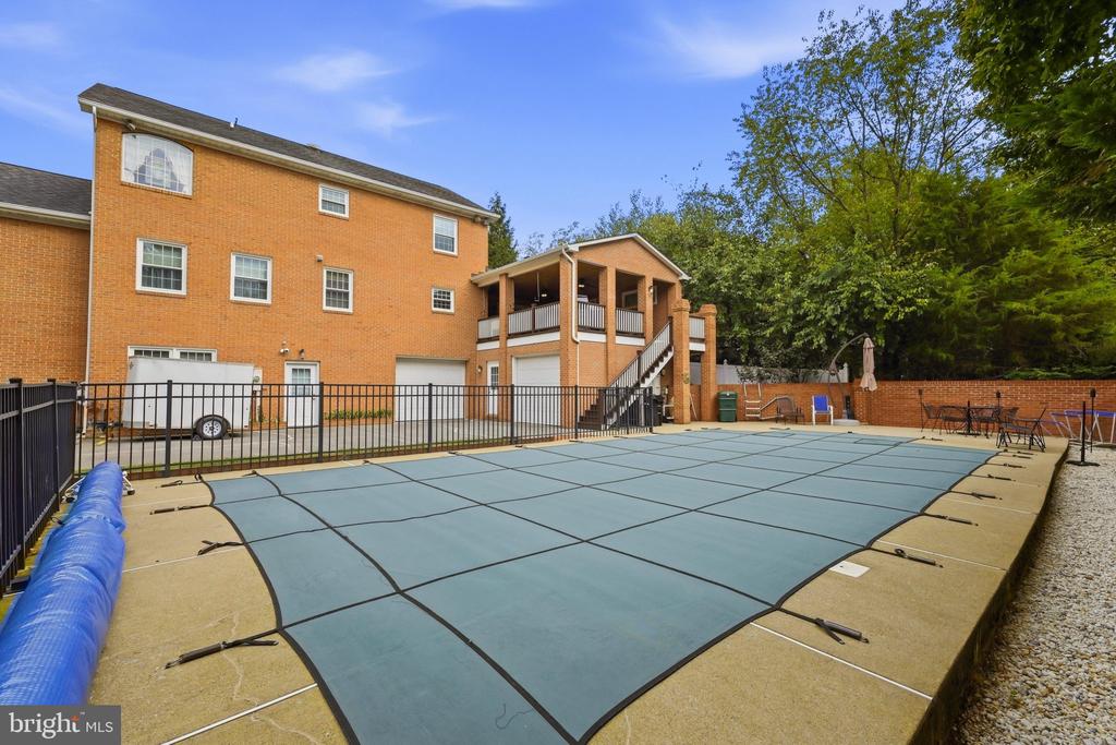 637 TREYS DRIVE