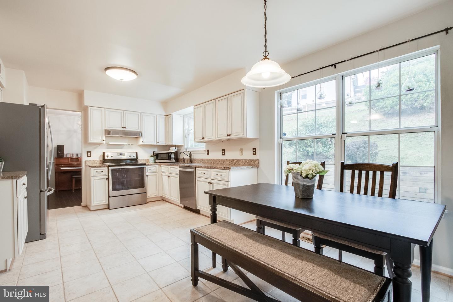 1461 Canterbury ROAD