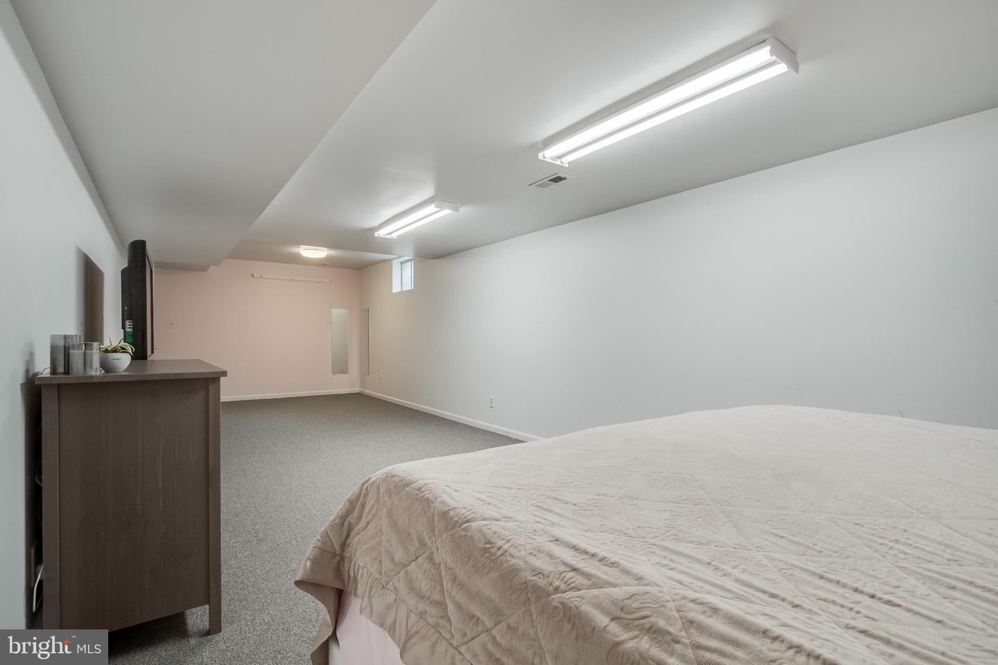 1461 Canterbury ROAD