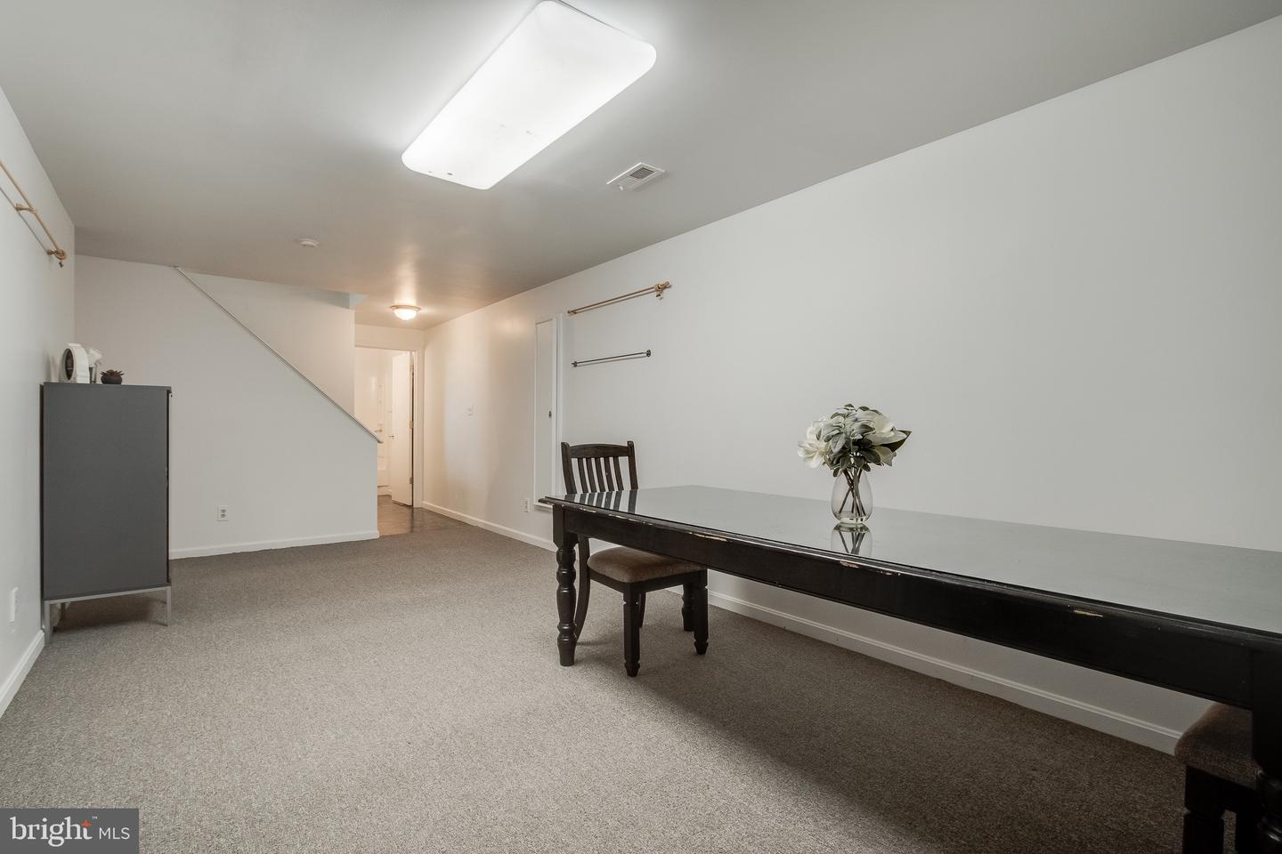 1461 Canterbury ROAD