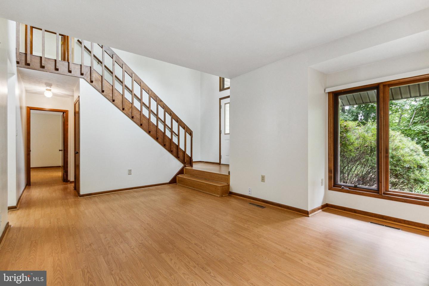 1009 Hillandale ROAD
