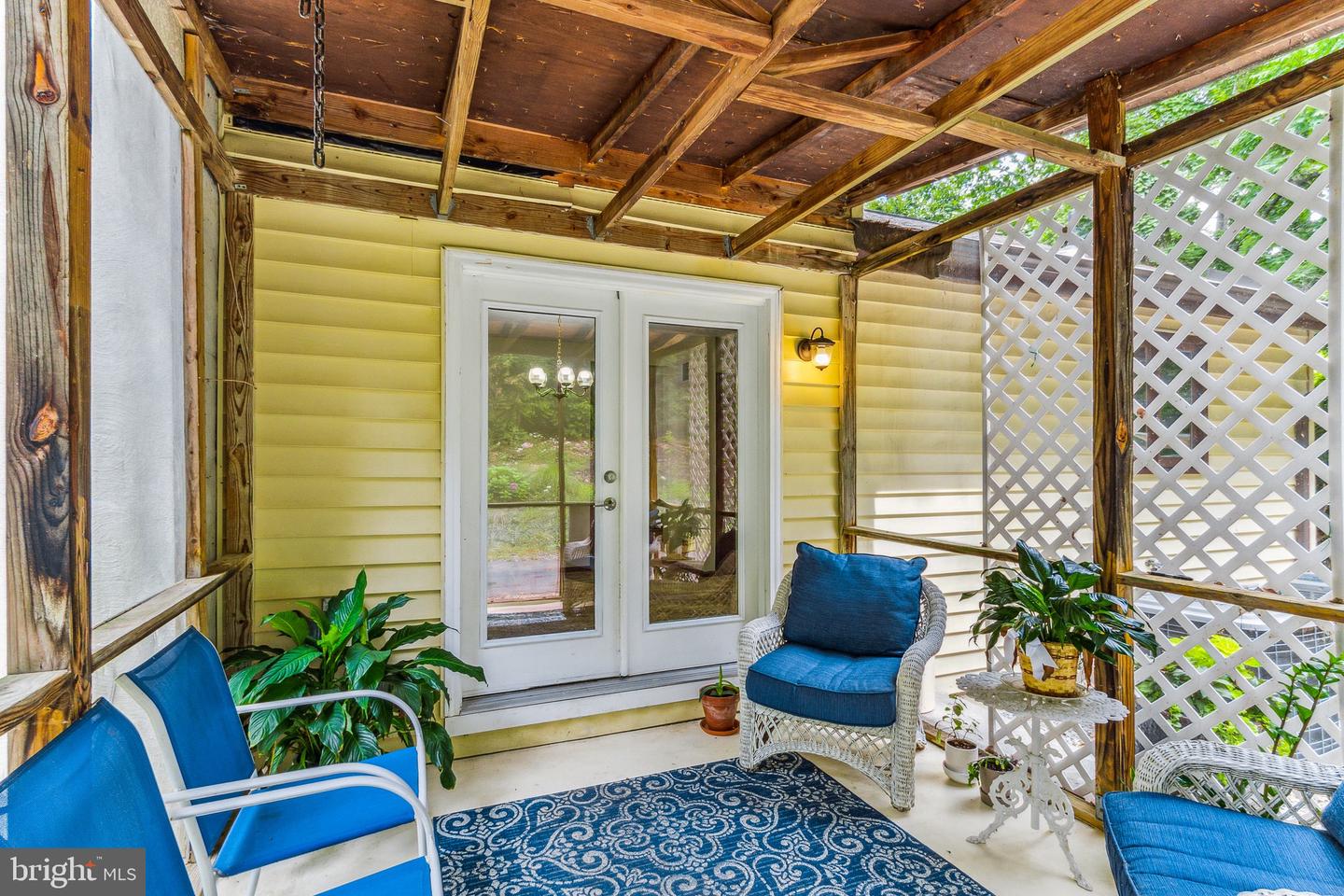 1009 Hillandale ROAD