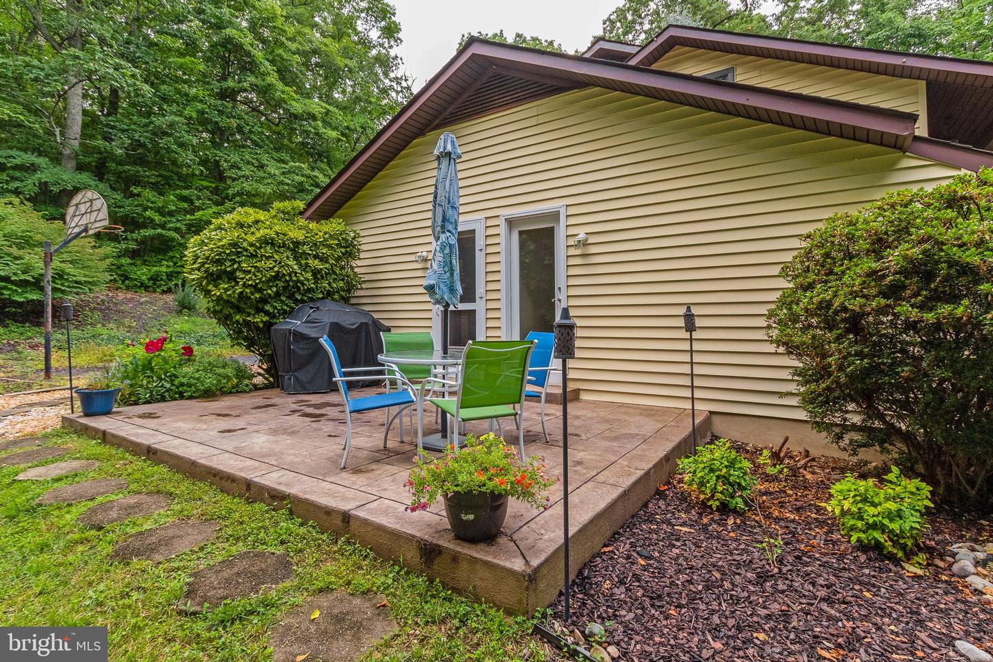 1009 Hillandale ROAD