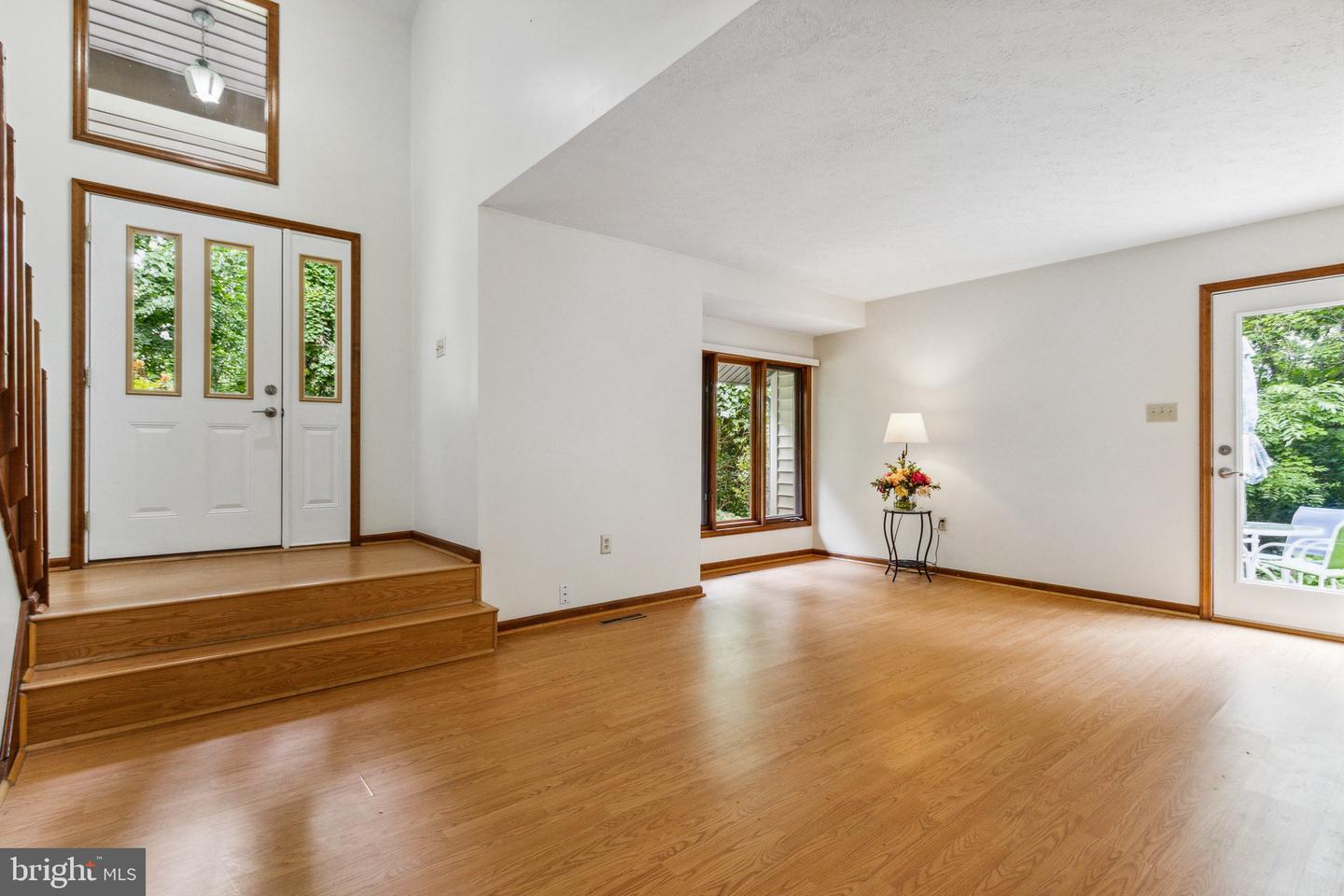 1009 Hillandale ROAD