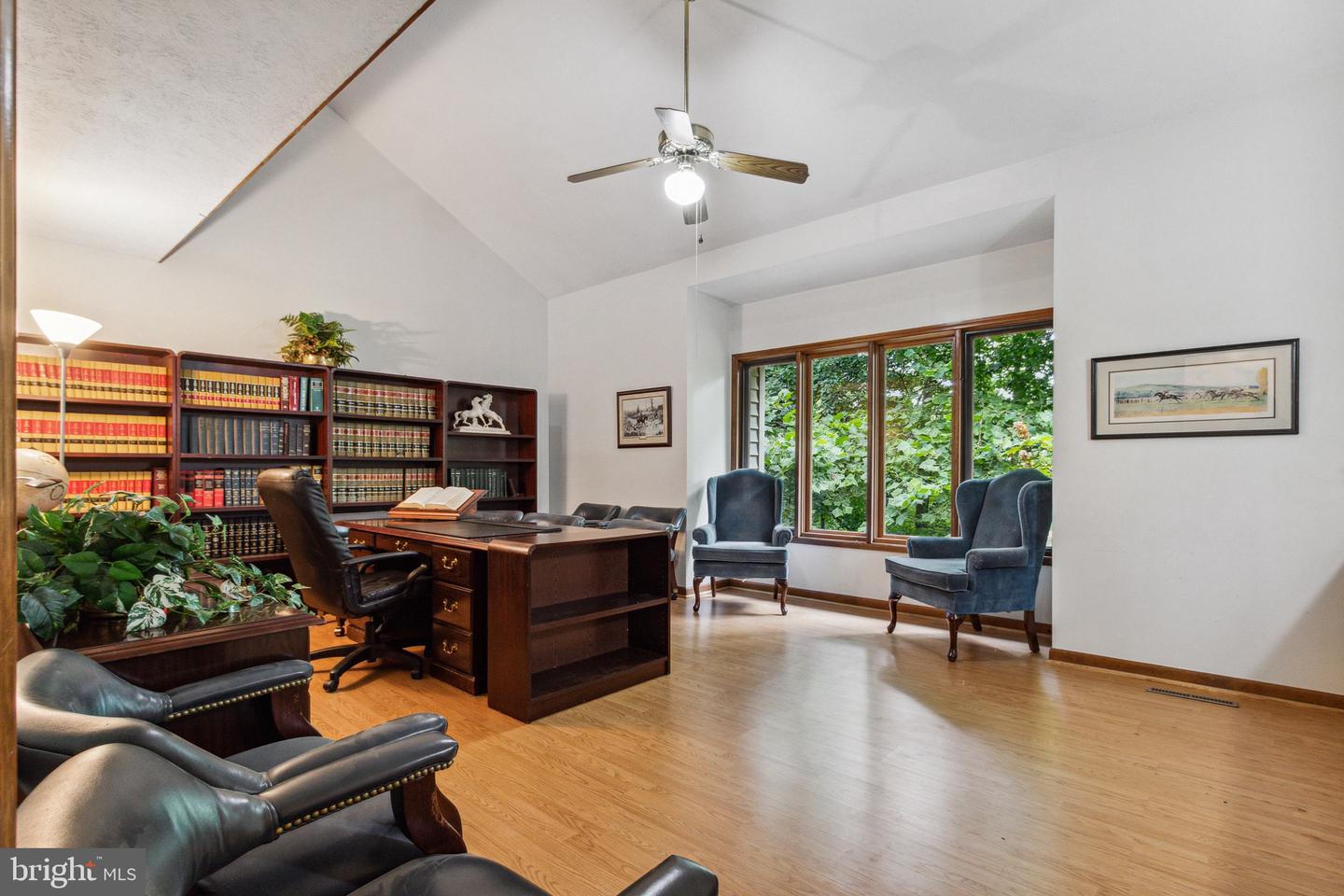 1009 Hillandale ROAD