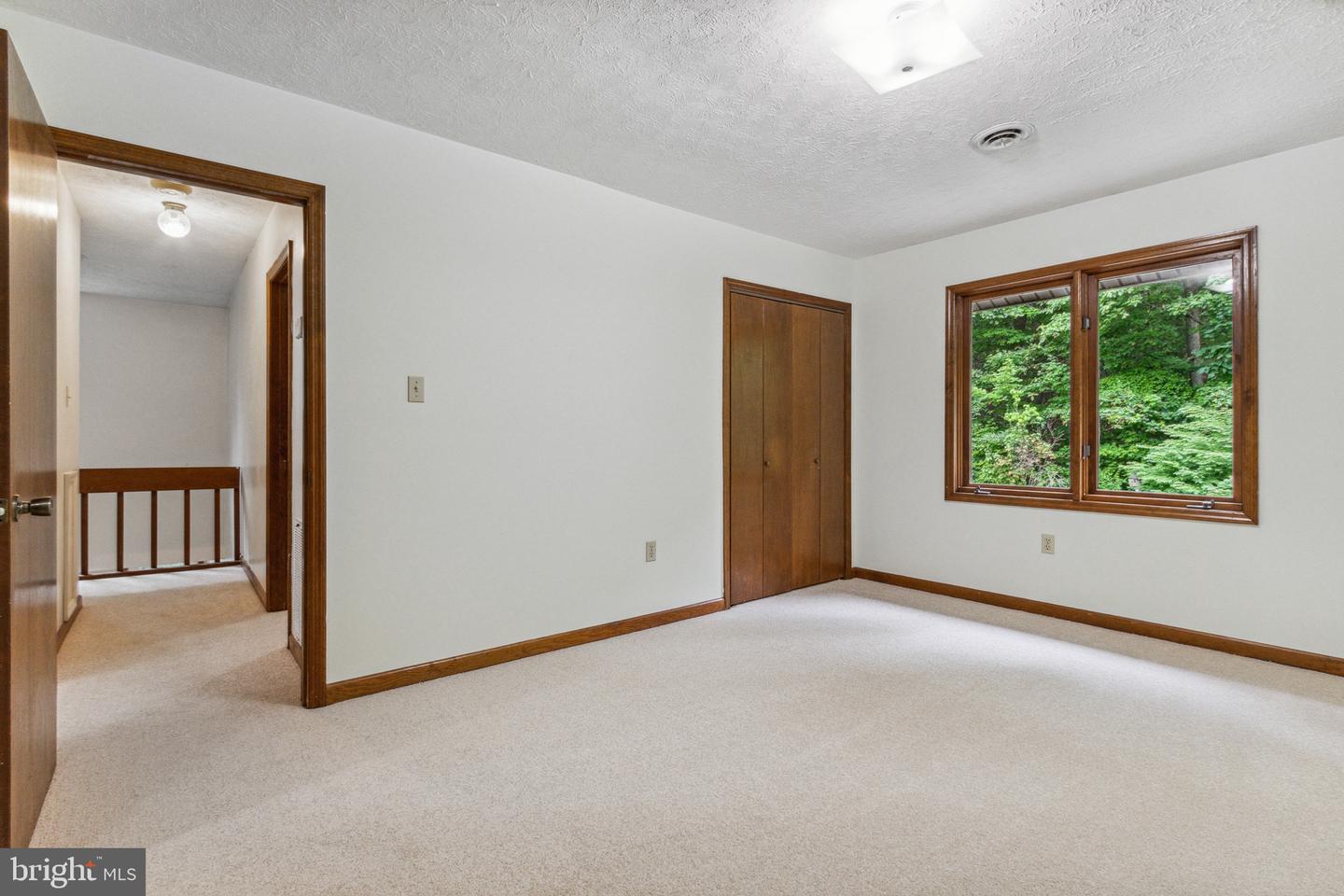 1009 Hillandale ROAD