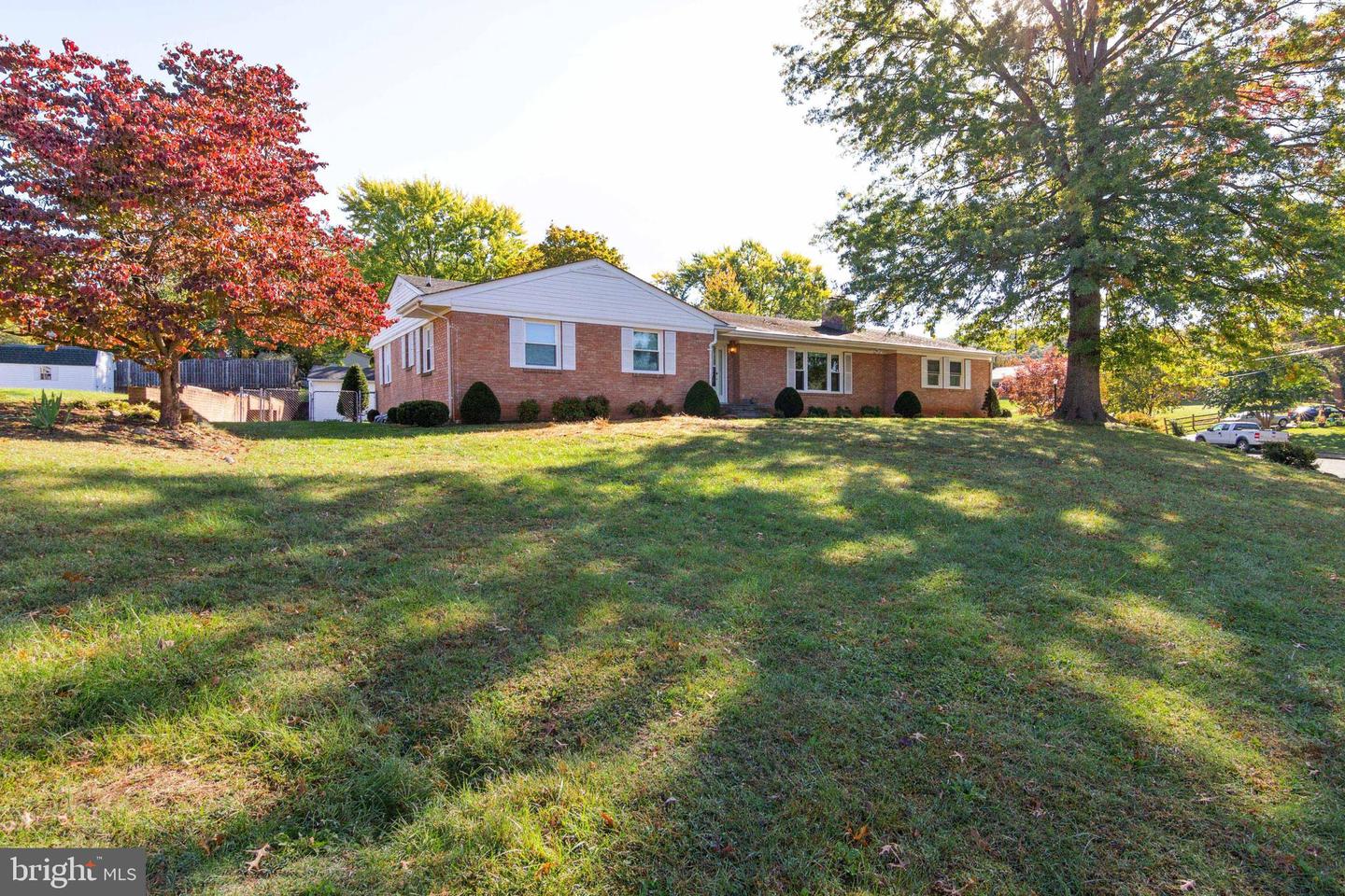 164 Pinecrest STREET