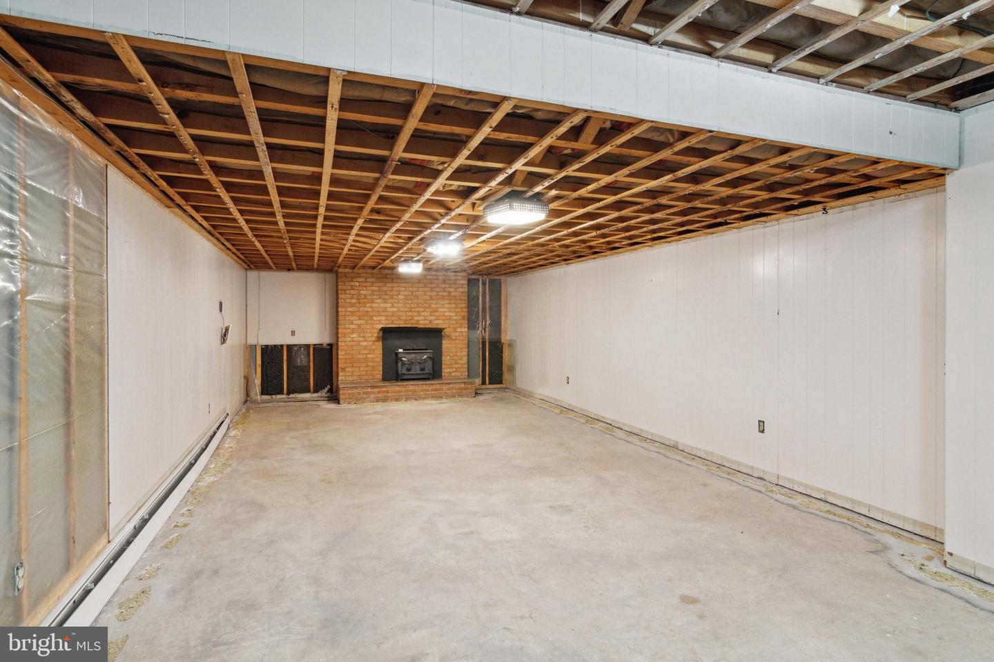 164 Pinecrest STREET