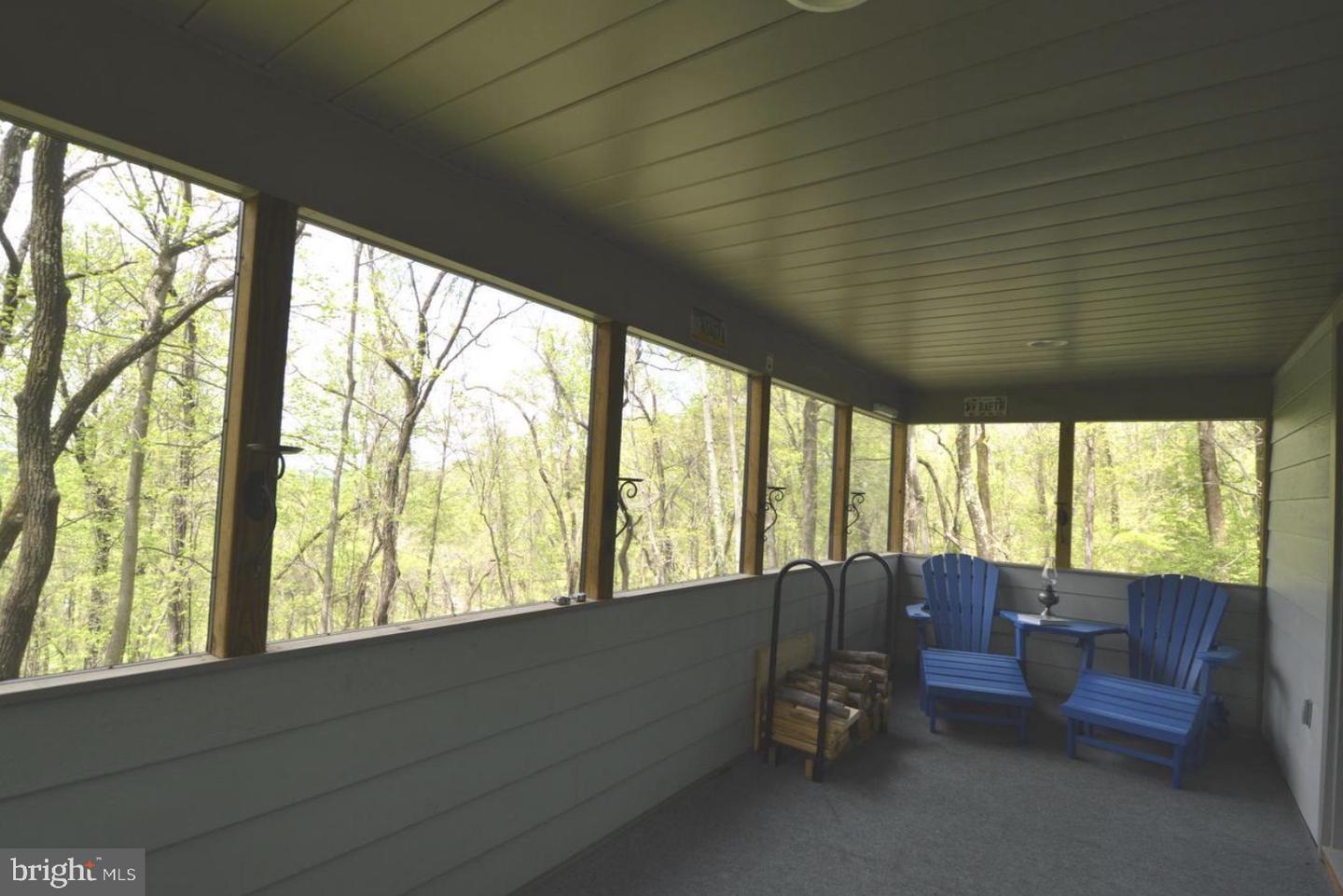 343 Susans COURT