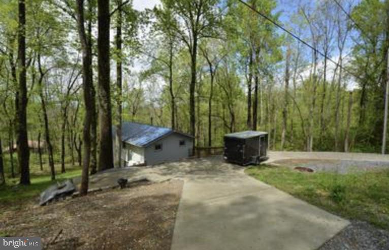 343 Susans COURT