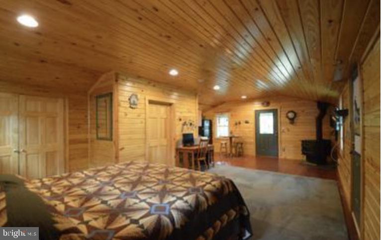 343 Susans COURT