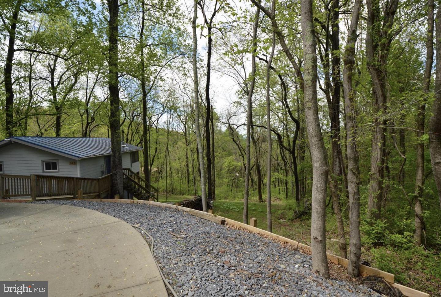 343 Susans COURT