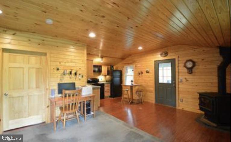 343 Susans COURT
