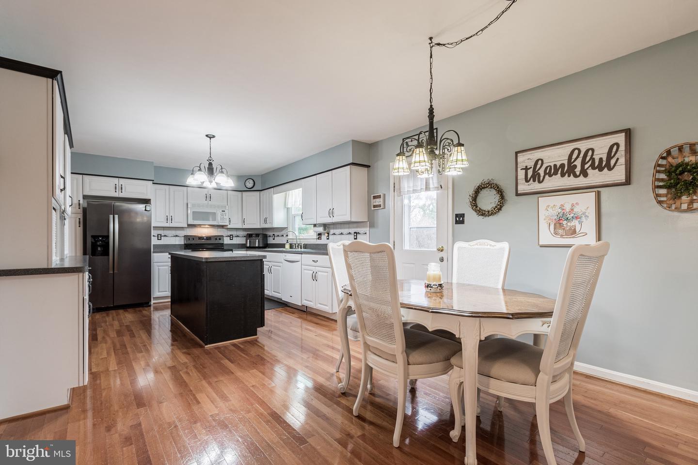612 Meadow LANE
