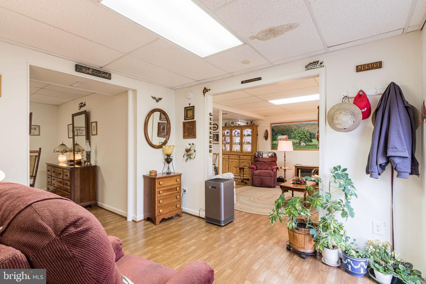 612 Meadow LANE