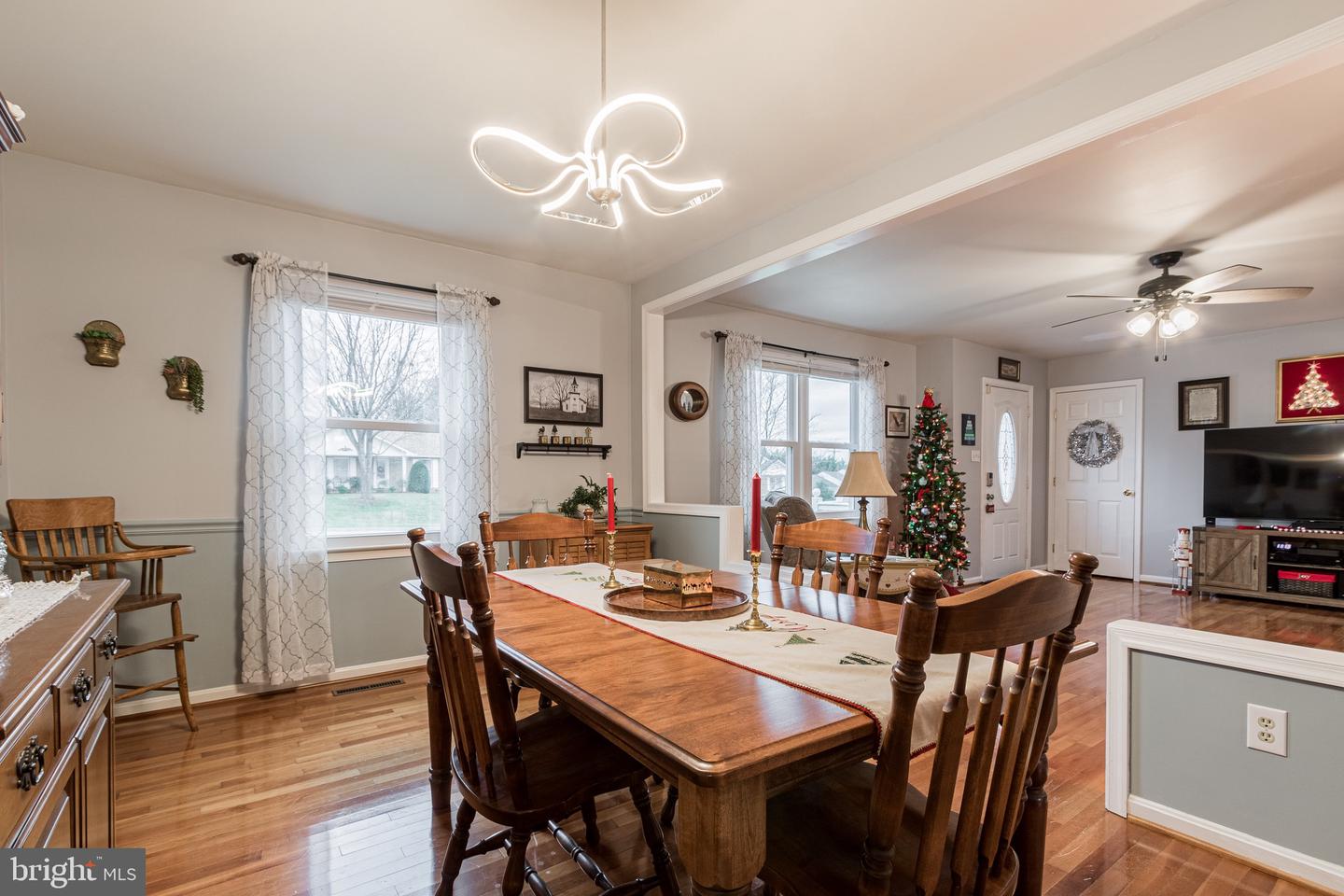612 Meadow LANE