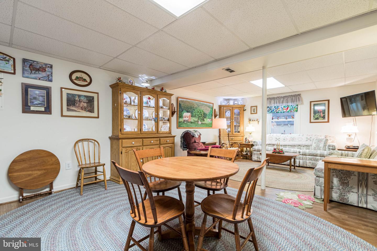 612 Meadow LANE
