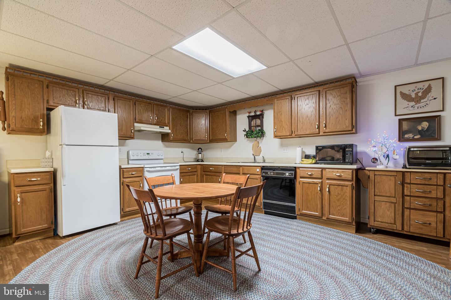 612 Meadow LANE
