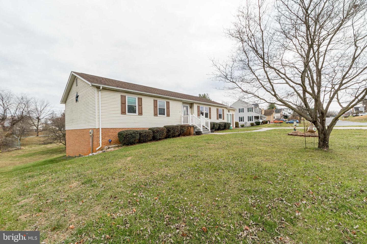 612 Meadow LANE