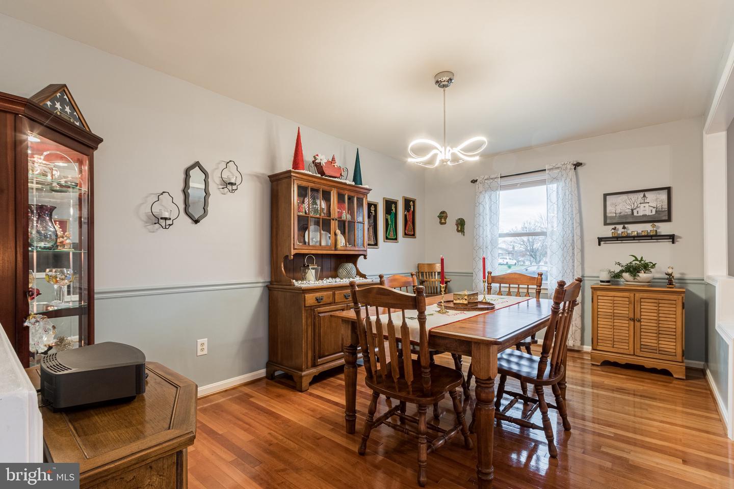 612 Meadow LANE