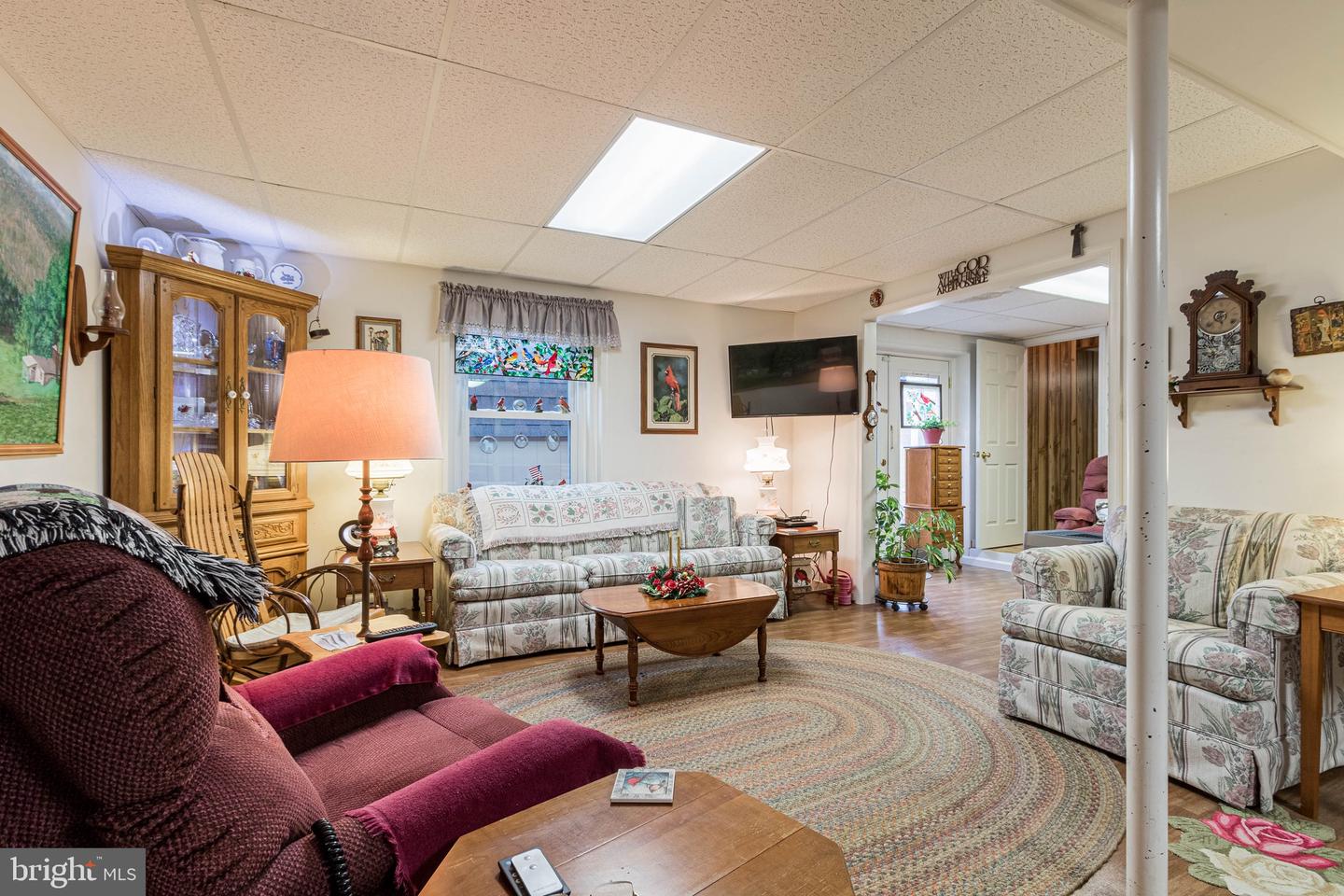 612 Meadow LANE