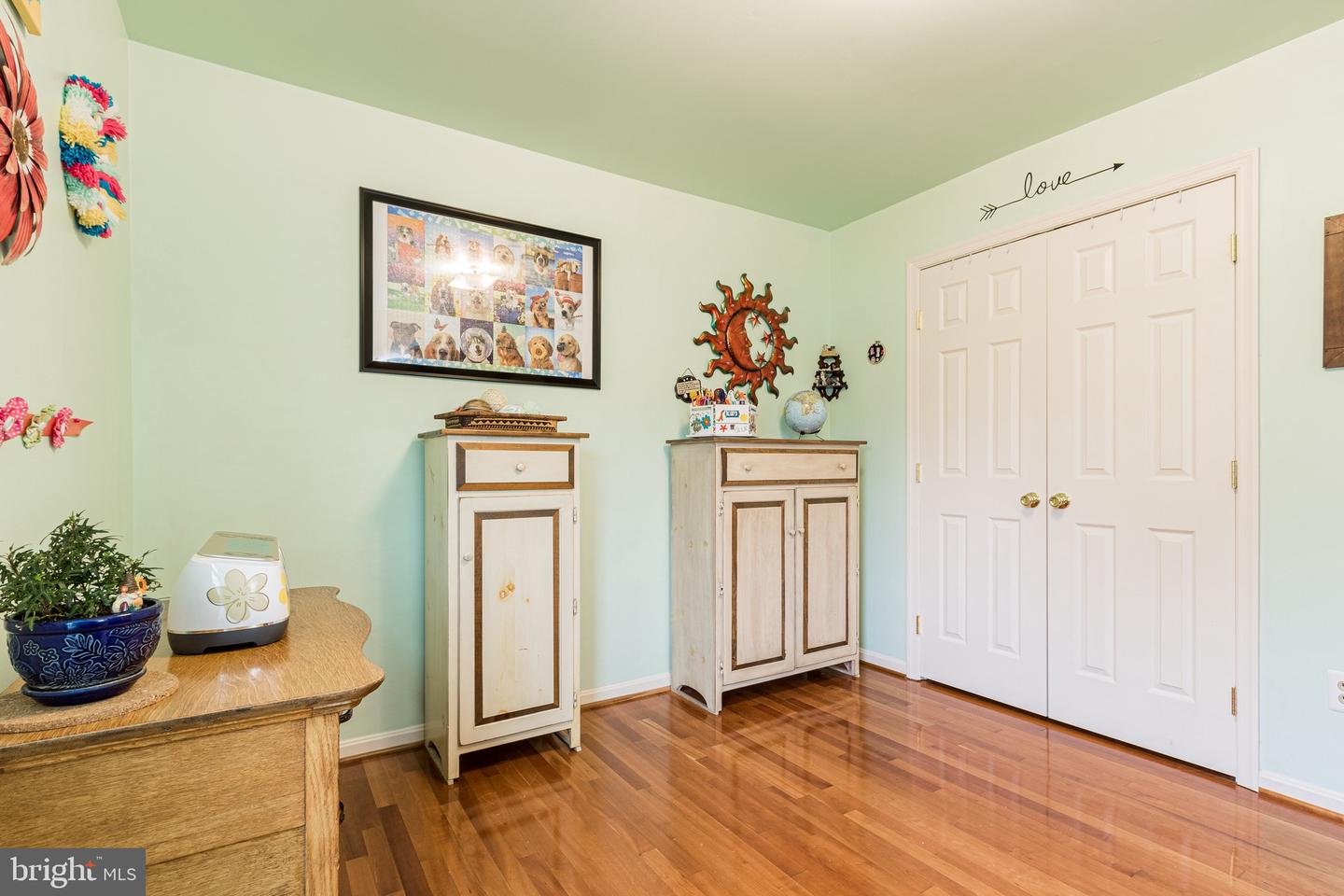 612 Meadow LANE