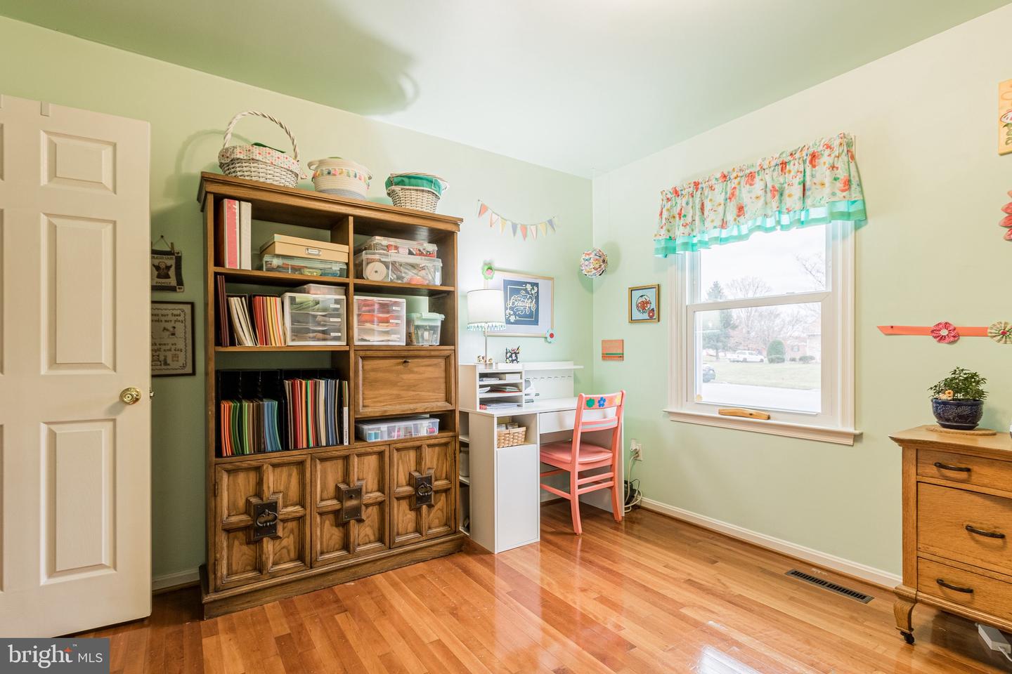 612 Meadow LANE