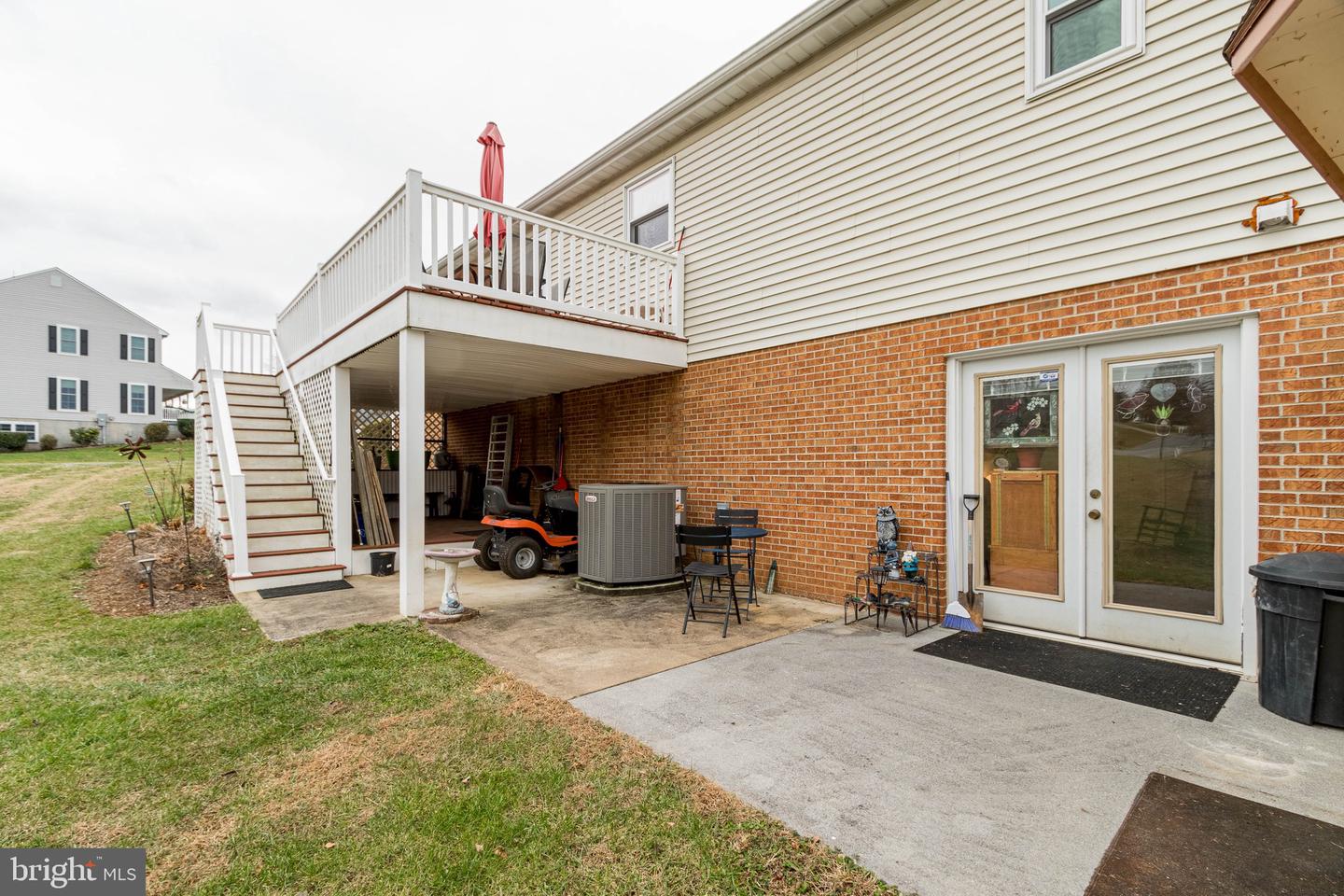 612 Meadow LANE