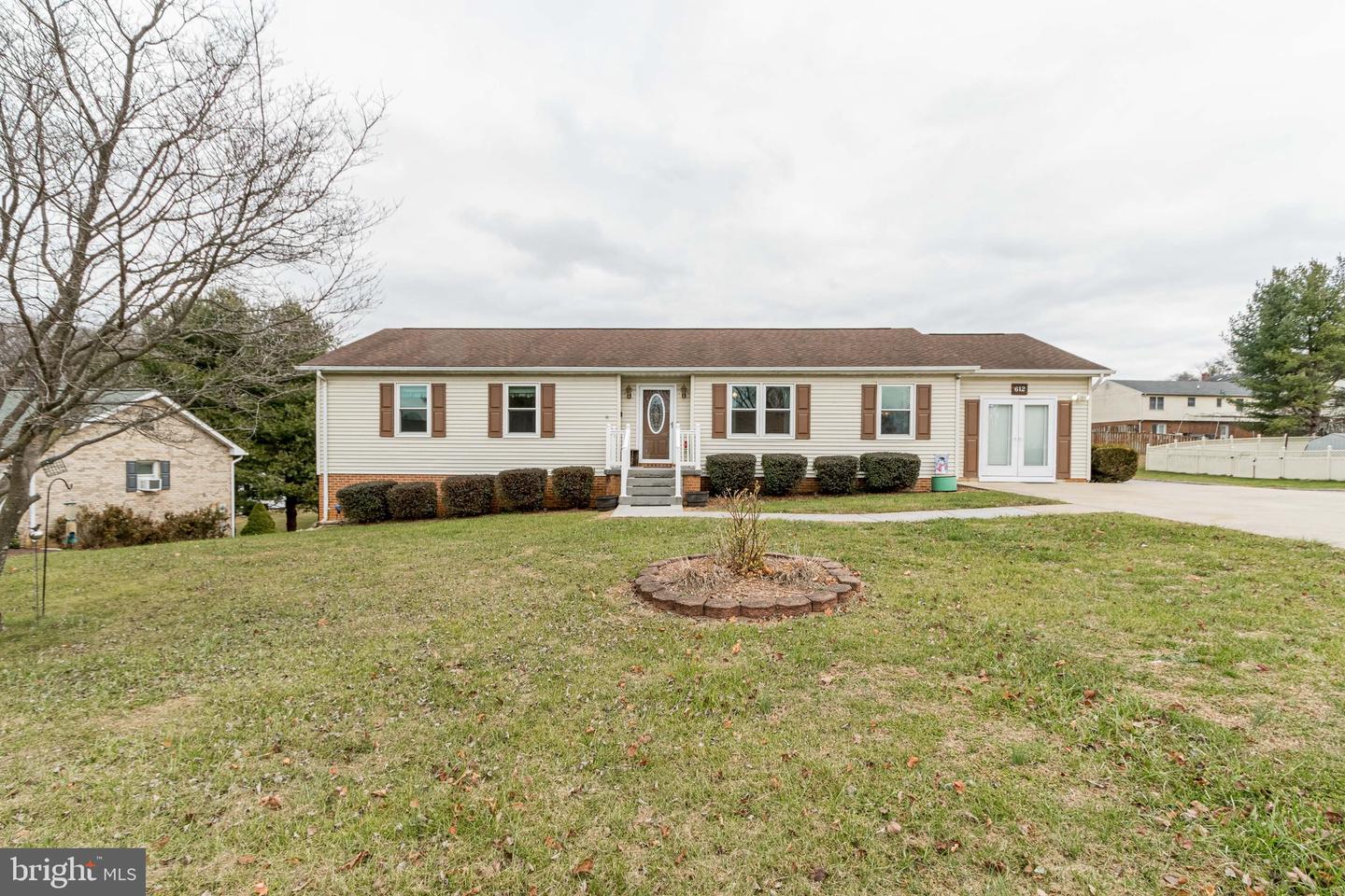 612 Meadow LANE