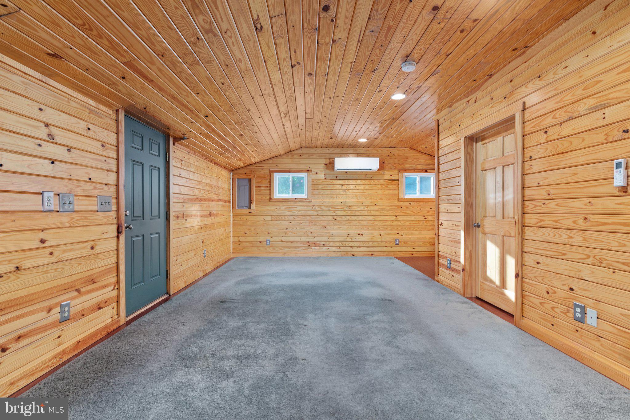 343 Susans COURT