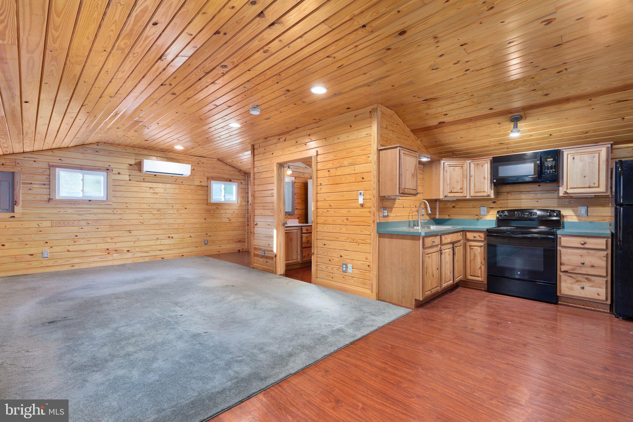 343 Susans COURT