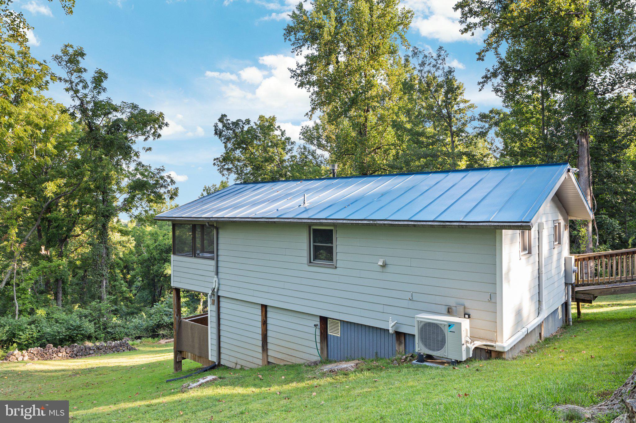 343 Susans COURT