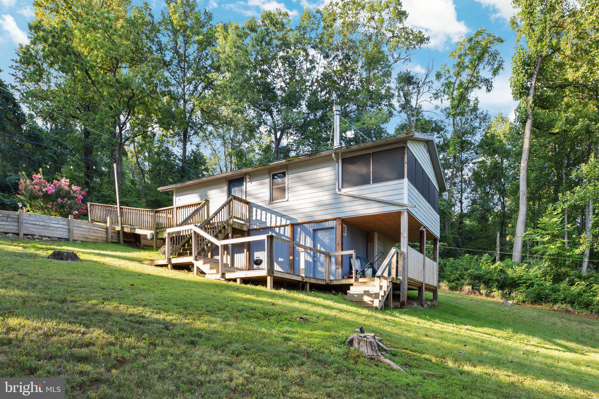 343 Susans COURT