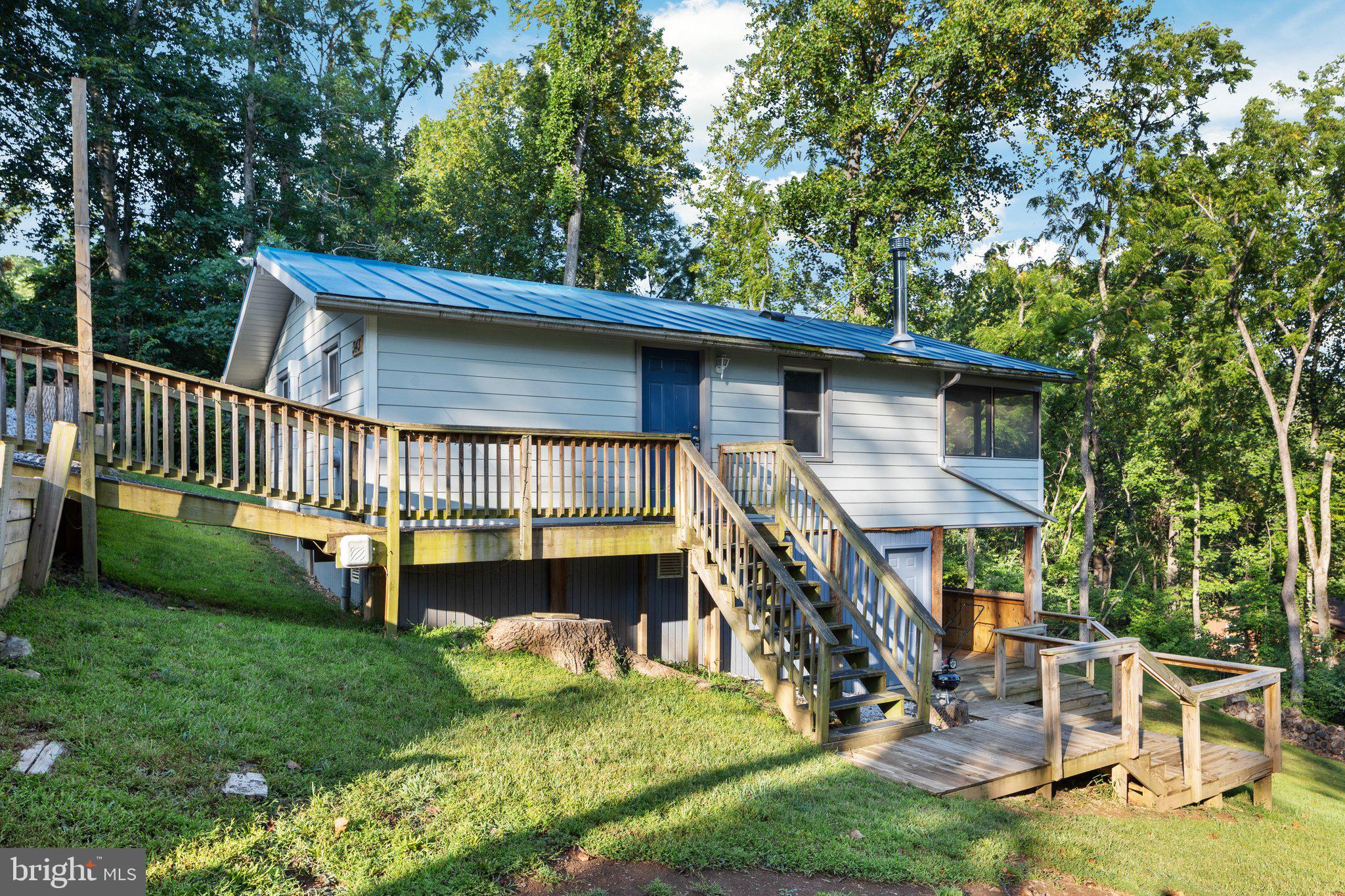 343 Susans COURT