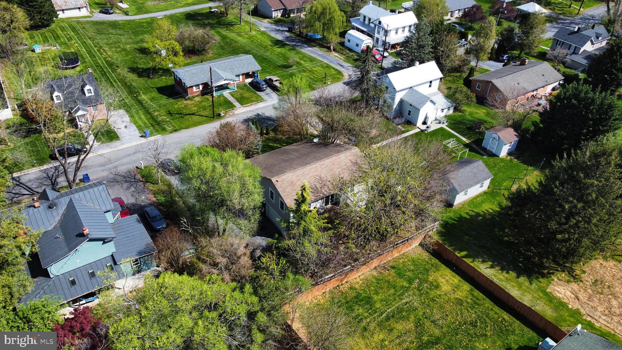 36 W 17th St