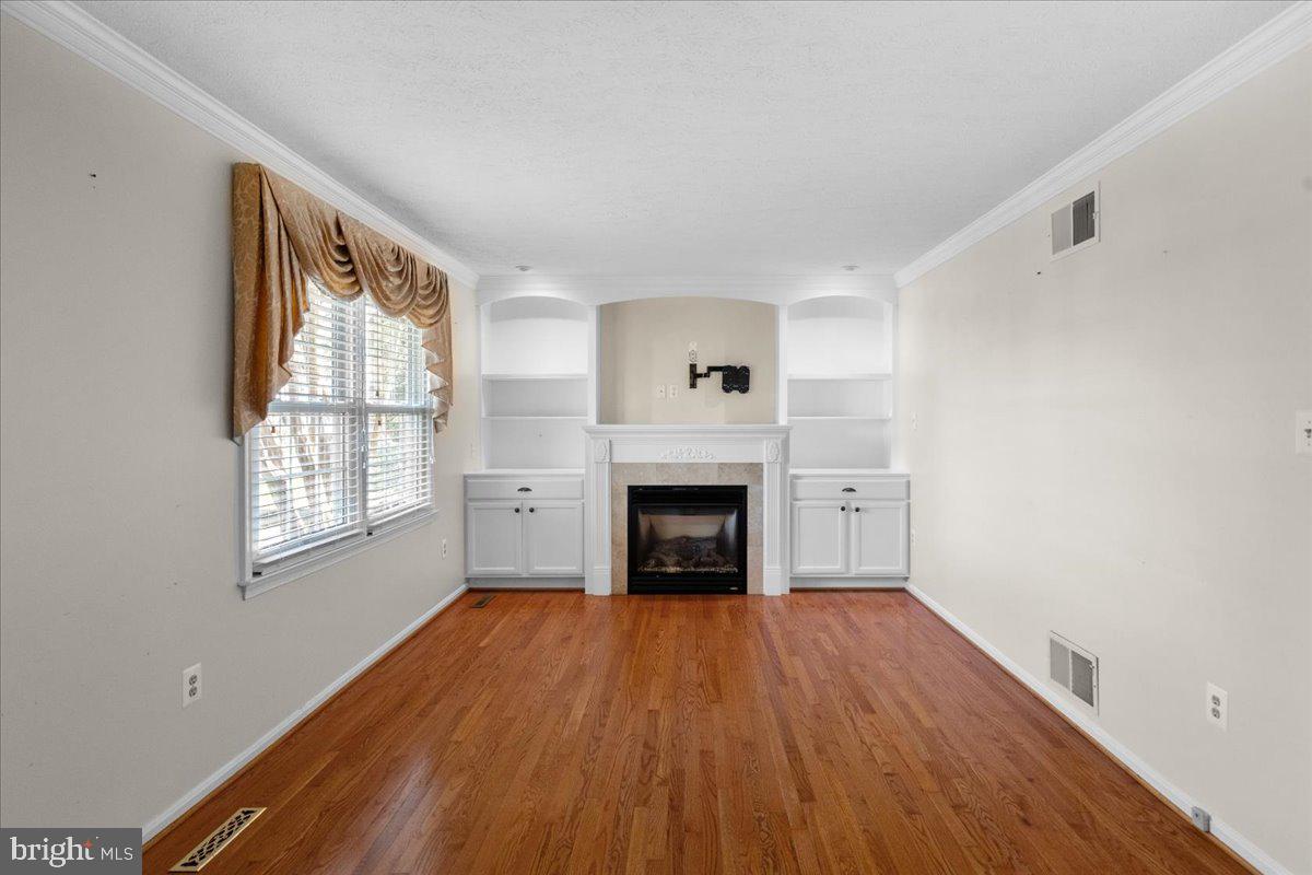 36 W 17th St