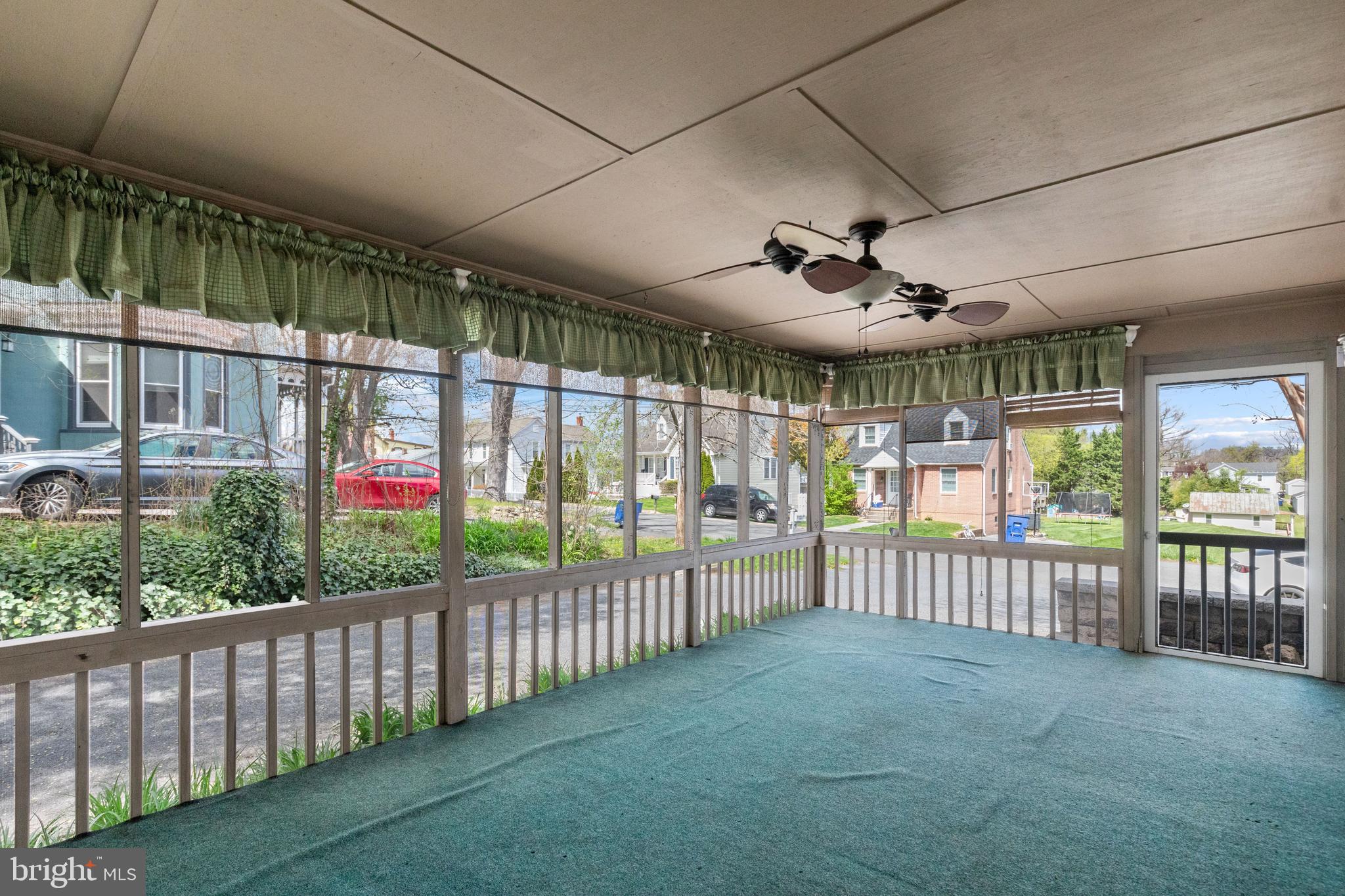36 W 17th St