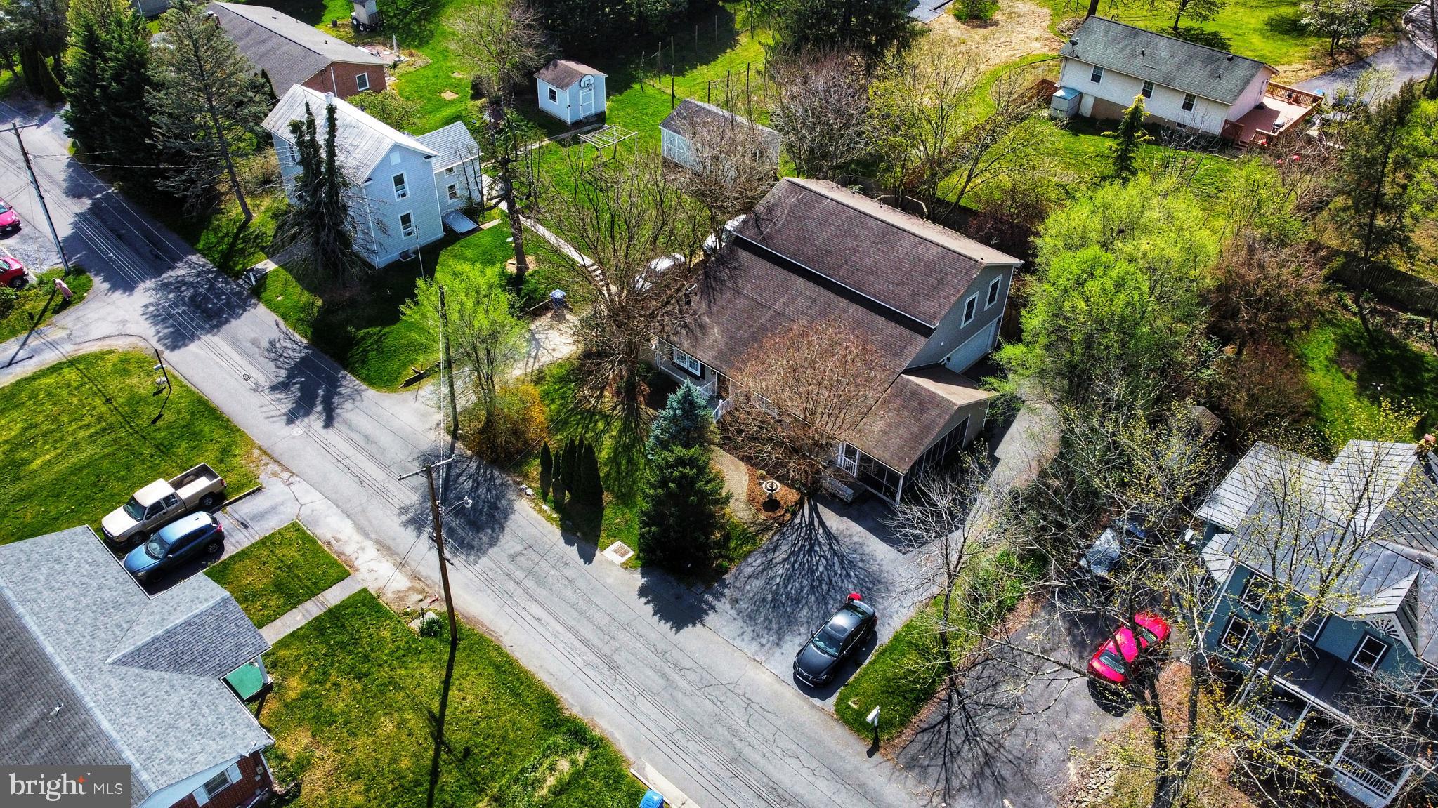 36 W 17th St