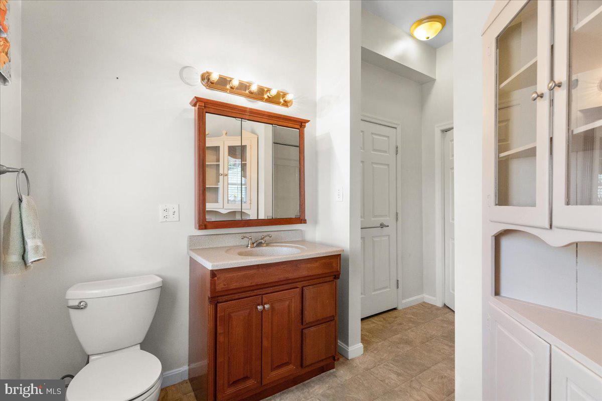 36 W 17th St