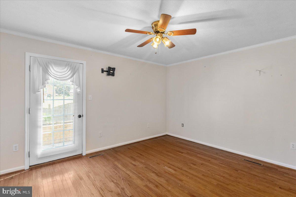 36 W 17th St