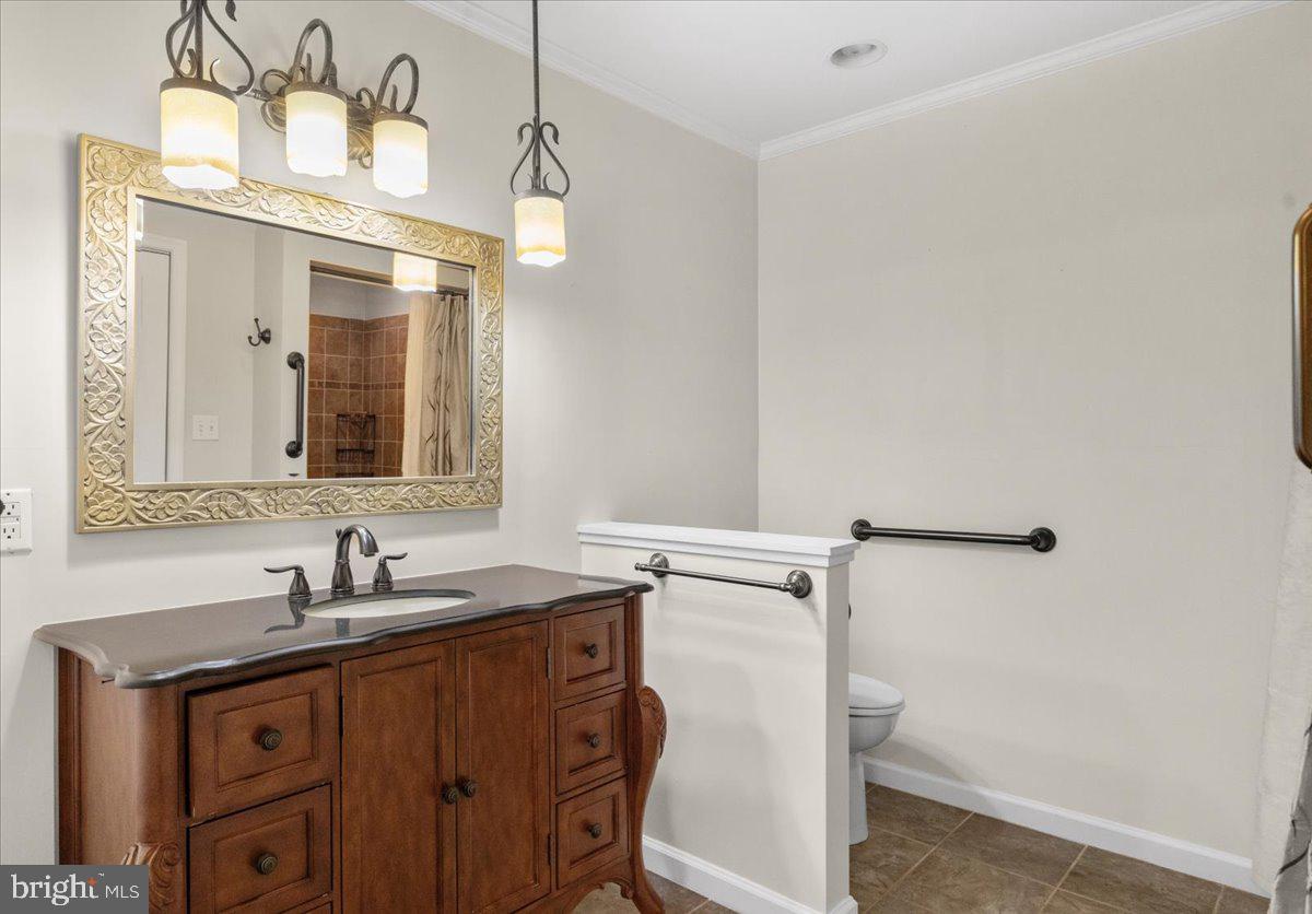 36 W 17th St