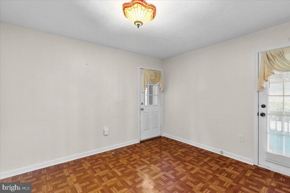 36 W 17th St