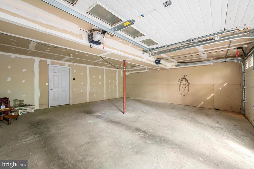 424 Thaddeus Ln