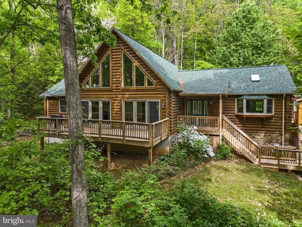 424 Thaddeus Ln
