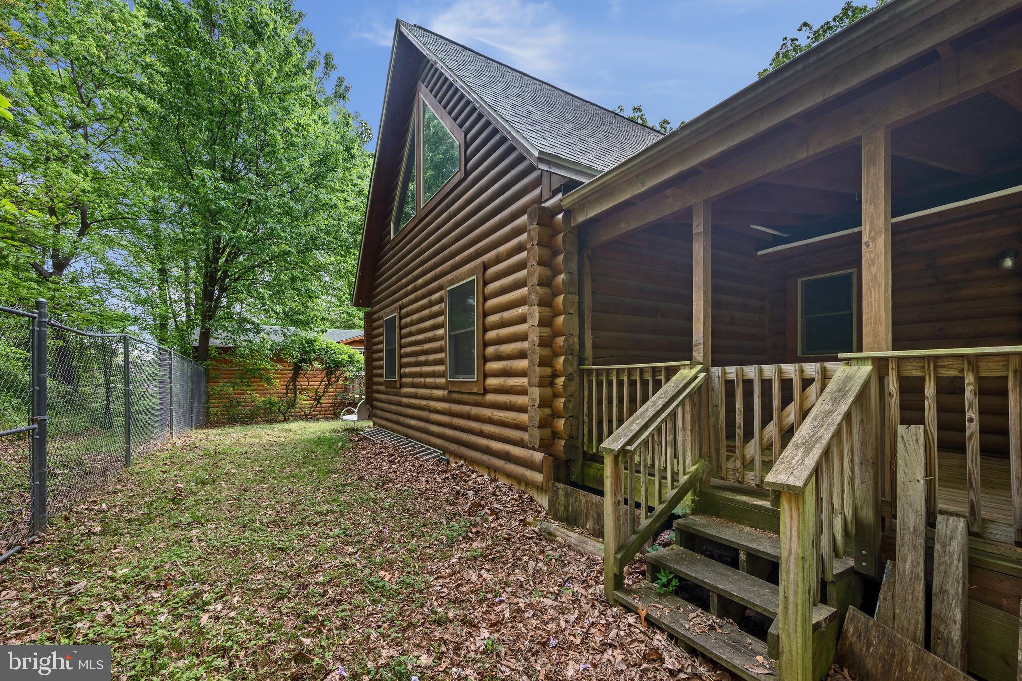 424 Thaddeus Ln